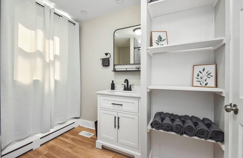 Peoria Haus | Boho Heights Hideaway: Spacious 4 BR - 2 BA - NEWLY REMODELED! Fully Fenced!