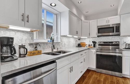 Sunset Haus | Boho-styled home w/newly remodeled fenced-in pool!