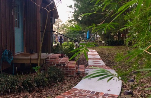 Breaux Bridge Wohnung | Bonne Terre Ferienwohnungen: Studio - Louisiana Farm Stay Künstler-Retreat