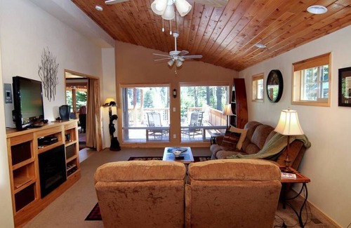 Ashland Kabine | # 33 Die Hütten am Hyatt Lake - Schlafmöglichkeiten für 6 - Whirlpool