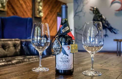 Medford Haus | Rellik Haus. Weingut und Alpaka Farm