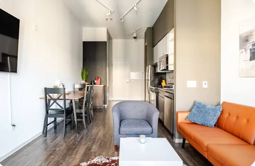 Assembly Square Eigentumswohnung | ☀️ Modern Somerville Condo; 2BR Near Boston; Summer Escape!🐚