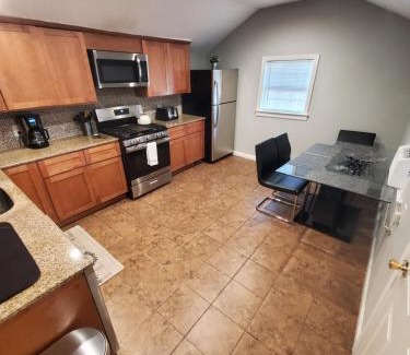 West Codman Hill - West Lower Mills Haus | Boston's Best Vacation House