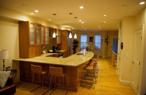 South End Eigentumswohnung | Boston's historic South End! Centrally located, cozy, 2BR condo with AC, WiFi!