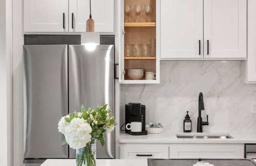 Jeffries Point Wohnung | Boston Skyline Stay | 1BR + City Views