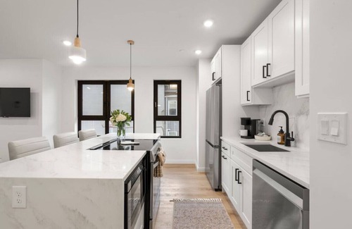 Jeffries Point Wohnung | Boston Skyline Stay | 1BR + City Views