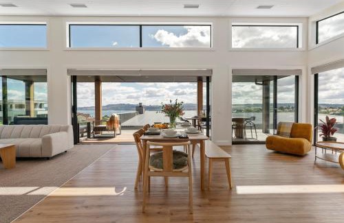 Waipahihi Haus | Botanical Oasis - Taupo