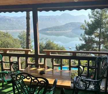 Karacaoren Resort | Botanik Göl Evleri