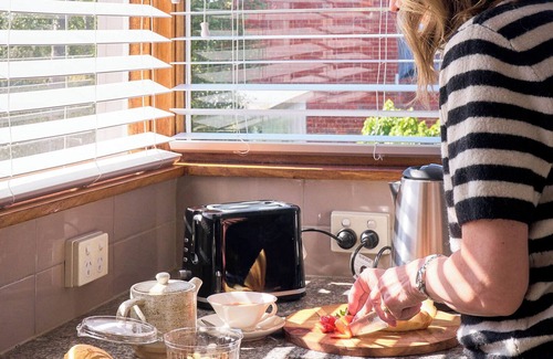 North Hobart Haus | Boujee on Burnett - Has all the charm that North Hobart has to offer!