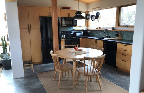 Boulder Haus | Boulder Town hillside perch in Escalante National Monument