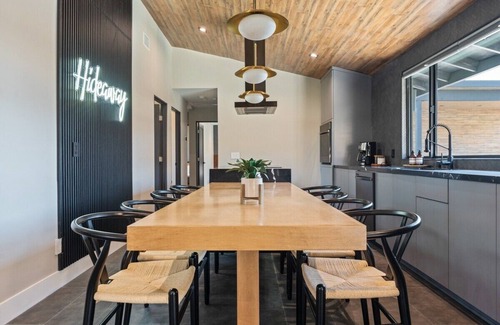 Joshua Tree Haus | Boulders-PoolSpa-MiniGolf