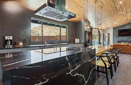 Joshua Tree Haus | Boulders-PoolSpa-MiniGolf