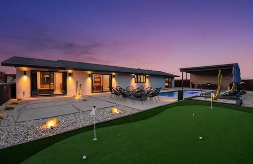 Joshua Tree Haus | Boulders-PoolSpa-MiniGolf