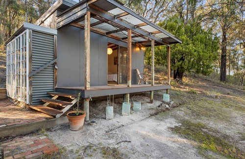 Aireys Inlet Haus | Boundary Studio - a peaceful bushland hideaway