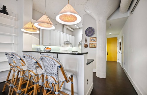 Reed-Cooke Eigentumswohnung | Boutique Designer Loft in the heart of Adams Morgan/Kalorama.