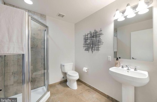 Reed-Cooke Eigentumswohnung | Boutique Designer Loft in the heart of Adams Morgan/Kalorama.