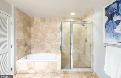 Reed-Cooke Eigentumswohnung | Boutique Designer Loft in the heart of Adams Morgan/Kalorama.