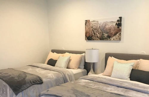 Oakley Wohnung | Boutique Hotel room in Oakley, ID: The Frank Room