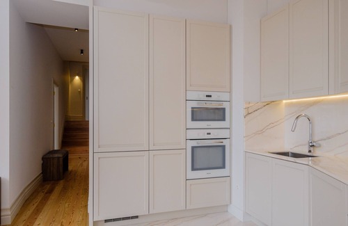 Centro / Baixa Wohnung | Amazing 2 Schlafzimmer Apt w / tolle Aussicht, 2 Minuten zu Fuß vom Fluss Douro in der Innenstadt