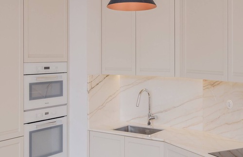 Centro / Baixa Wohnung | Amazing 2 Schlafzimmer Apt w / tolle Aussicht, 2 Minuten zu Fuß vom Fluss Douro in der Innenstadt