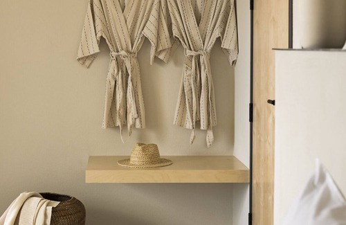 Downtown Palm Springs Hotel | Boutique Stay with Cozy Fire Pits, Poolside Dining & Scenic Views