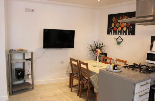 Alibon Wohnung | Bowery Apartment - 2 Bedrooms 1st floor