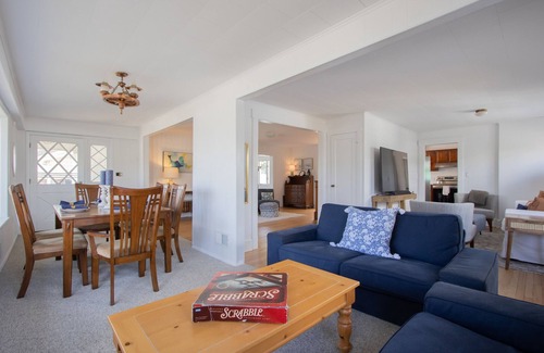 Bradley Beach Haus | Bradley Beach Escape: 4BR, 2BA Pool, lake view, & 1.5 blks to beach!