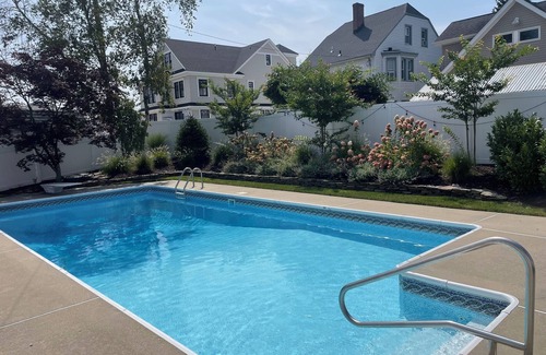 Bradley Beach Haus | Bradley Beach Escape: 4BR, 2BA Pool, lake view, & 1.5 blks to beach!