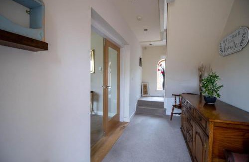 Fenay Bridge Haus | Bradley Manor, Cosy Retreat For Families & Friends