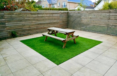 Poole Haus | Brand NEW 2 bedroom house - garden & parking +wifi