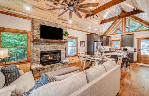 Ellijay Skihütte | Brand New Build Luxury Mountain Chalet with Hot tub, pool, Game Room, Premium features