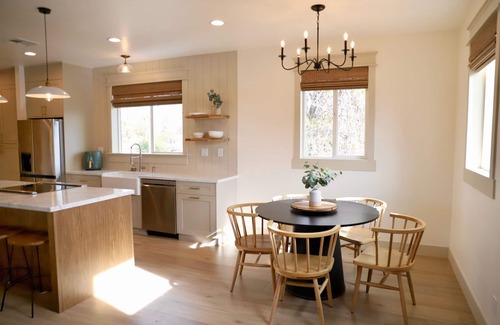 Gilburr Estates Haus | Brand New Charming Retreat