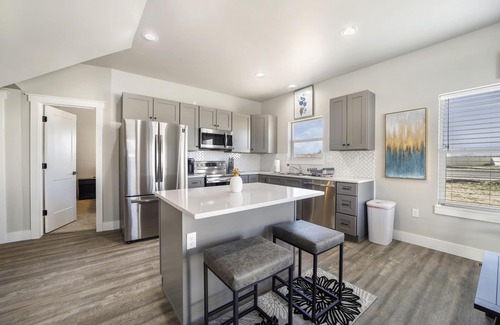 Twin Falls Haus | Brand New Construction 2 level townhome Central TF 899