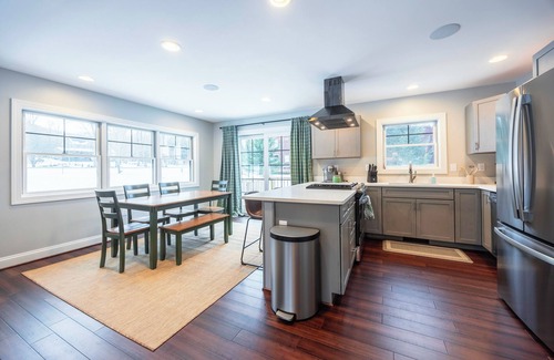 Timberline Villa | Brand New Home! A/C! Hot Tub! Outdoor Pool!