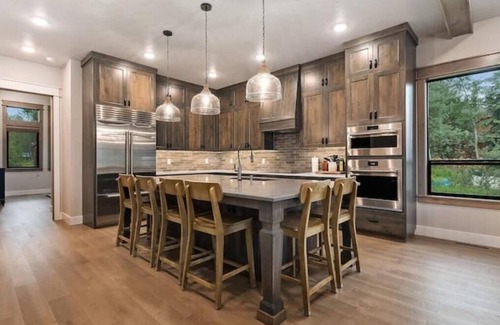 Tamarack Resort Kabine | !!BRAND NEW LISTING!! Stunning Cabin w/Private Dock, 5 Beds w/ 5.5 Bath, Hot Tub