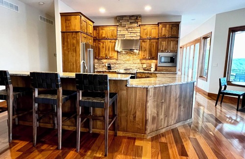 Sunrise Beach Haus | Brand New Luxurious Cliffside Lodge Overlooking the Lake with Pool & Hot Tub