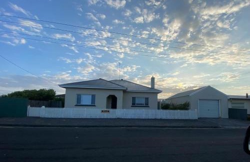 Port Macdonnell Haus | Break-A-Way Accommodation