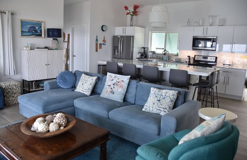 Bodden Town Haus | Breakers View Beach house perfect place to relax, unwind, sun, swim, snorkel