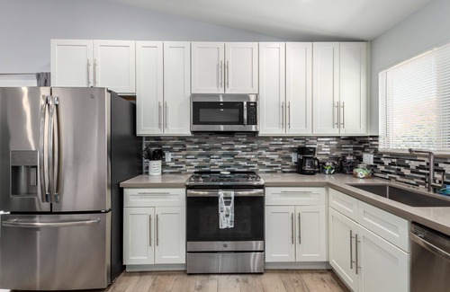 Sunset Ridge Haus | Breakfast AND Tiffany's: Shop, Eat, Relax, Repeat!