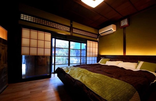 Toyama Haus | Breakfast with local foodRenovated old house HH4 / Toyama Toyama