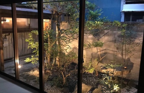 Toyama Haus | Breakfast with local foodRenovated old house HH4 / Toyama Toyama