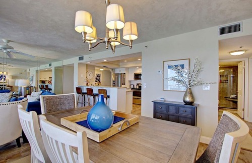 Daytona Beach Shores Eigentumswohnung | Oceanfront Penthouse - 40 'privater Balkon, direkt am Daytona Beach, W / Video