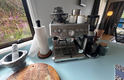 Cable Bay Haus | Breathtaking Bay Views | Walk to Coopers Beach