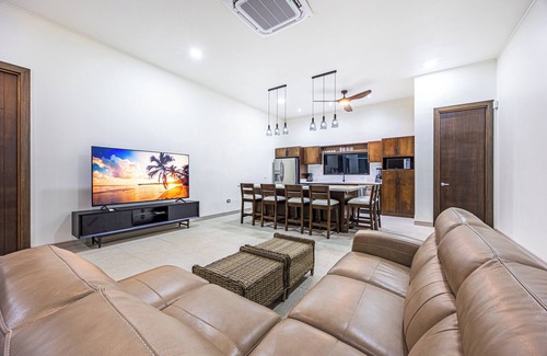 Palma Quemada Haus | Breathtaking Custom Home-Guest House Walk to “Playa Linda” and to “Rio Hatillo”