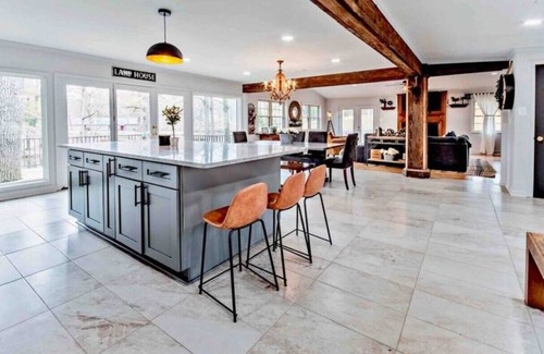 Raleigh Haus | 》Breathtaking Lake WaterFront Home Retreat w Pool《