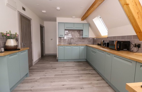 Llandrindod Wells Hütte | BRECKNOCK CHEVIOT - THE SHEEPFOLD, pet friendly in Llandrindod Wells