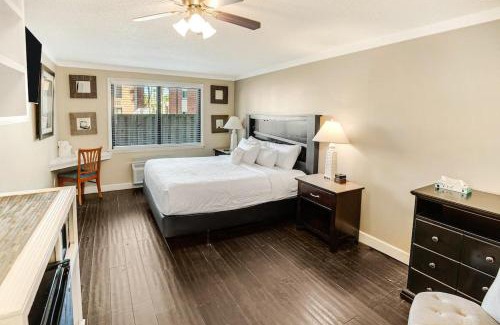 Litchfield by the Sea Wohnung | Breezes and Waves Resort View King Room, 1st Flr