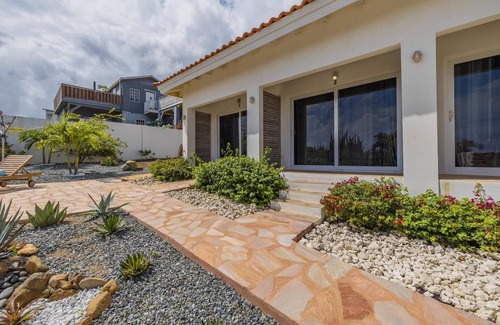 Santa Cruz Wohnung | Breezy & Cozy Retreat ~ Arikok National Park ~Pool