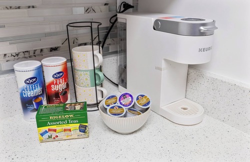 Waukegan Haus | Breezy Vista by Naval Base