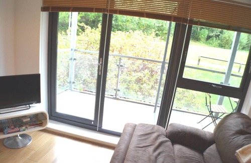 Brentwood Wohnung | Komfort-Apartment-Eigenes Badezimmer-Balkon